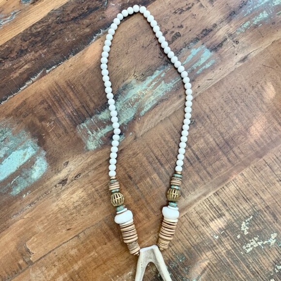 🌾 Artisan Antler Fork Pendant Necklace - Picture 3 of 6